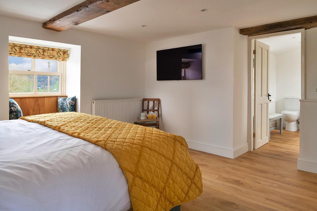 Finest Retreats - Moelis Granary - Luxury Cottage With Hot Tub Llandrillo Kültér fotó