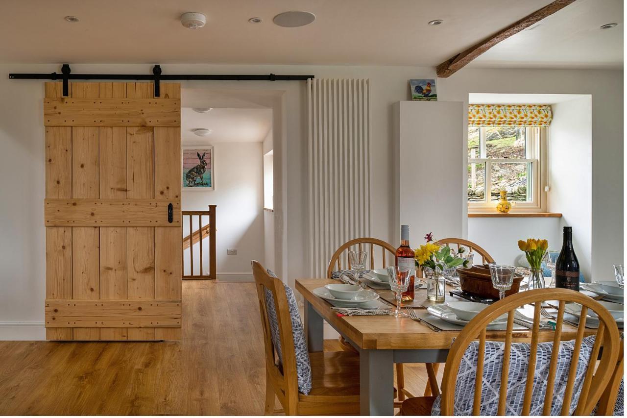 Finest Retreats - Moelis Granary - Luxury Cottage With Hot Tub Llandrillo Kültér fotó