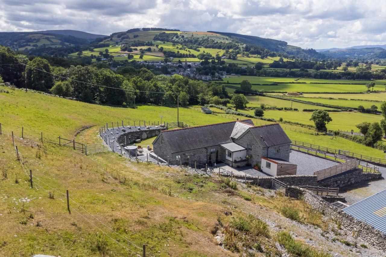 Finest Retreats - Moelis Granary - Luxury Cottage With Hot Tub Llandrillo Kültér fotó